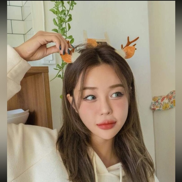 🦌 Awesome Elk Reindeer Deer Antler Pompom Headband Headdress 🦌 - Picture 3 of 7